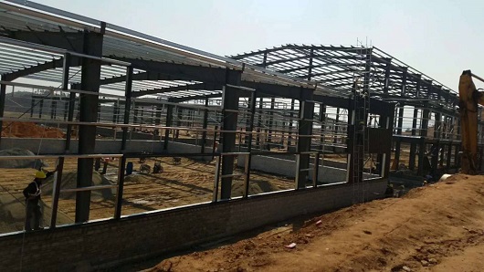 雨天进行钢结构施工，需要要注意以下几点