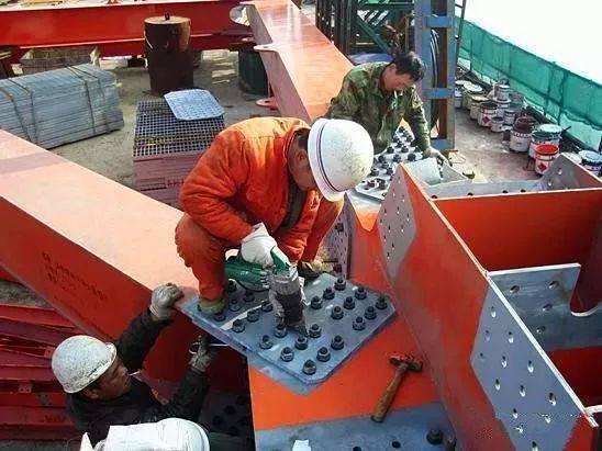 钢结构厂房现场施工，螺栓安装质量是不能忽略的