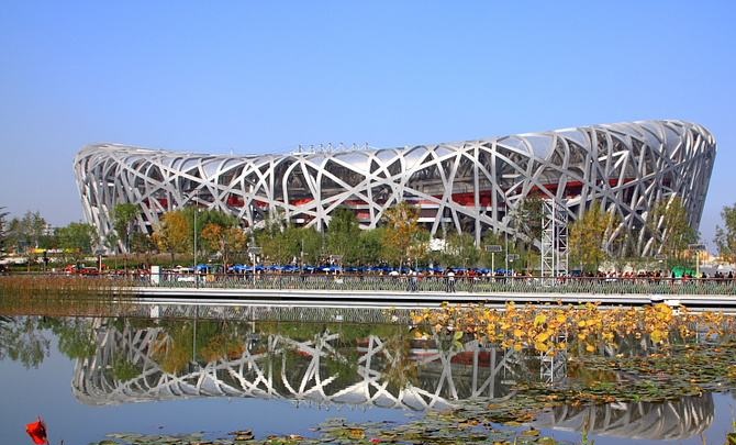 两座奥运场馆的对比，鸟巢失败了