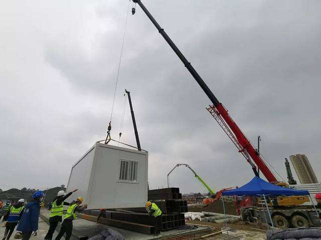 集装箱板房和彩钢活动房有什么不同？