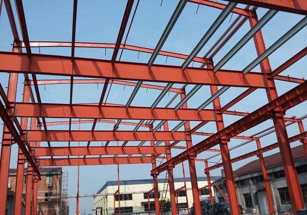 钢筋桁架楼承板喷漆前还需经过这道工序