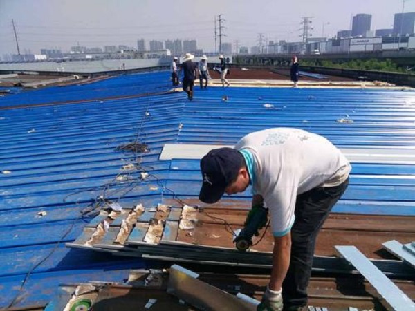 钢结构厂房漏水原因及解决方案（一）