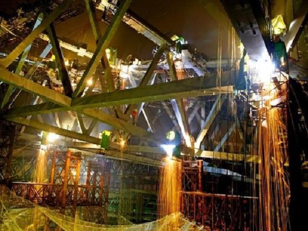 浅析钢结构加工中焊接变形的原因