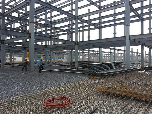 钢筋桁架楼承板厂家：除了价格，你还需了解这些