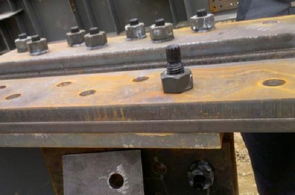 钢结构加工出现变形问题，山西钢结构厂家这么办