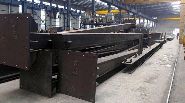 钢结构厂房构件发生变形怎么办？