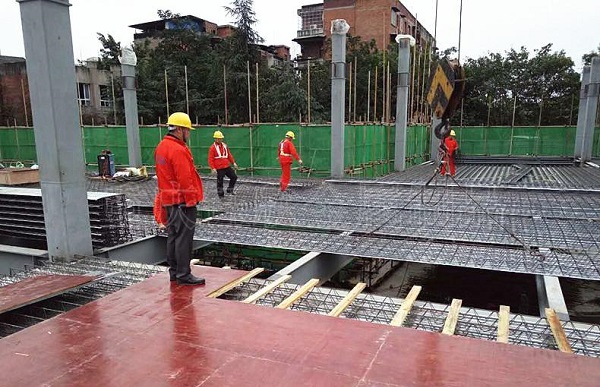 了解钢筋桁架楼承板安装要求，问题即可对照解决